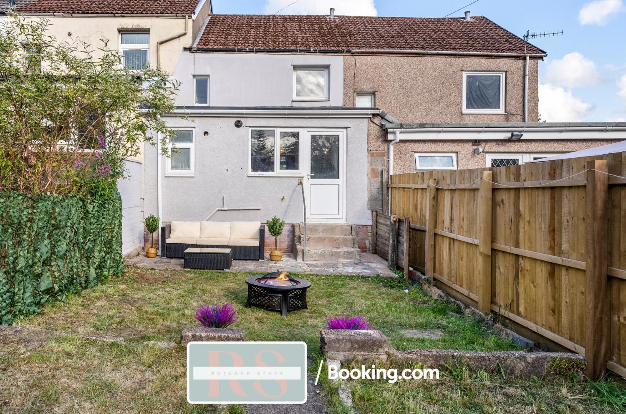 Contractors Accommodation South Wales By Rutland Stays Short Lets & Serviced Accommodation Pentre Treorky 외부 사진