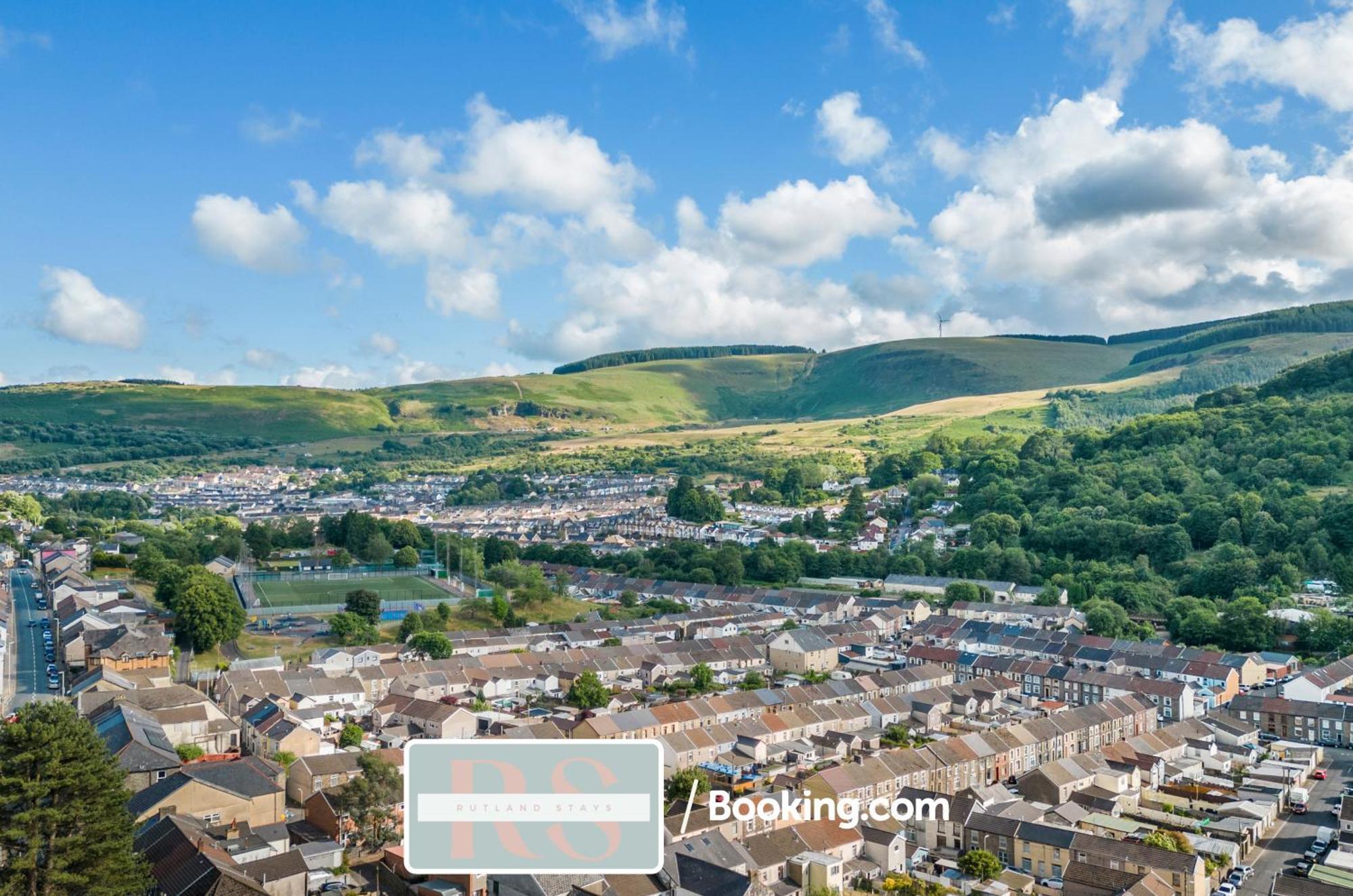 Contractors Accommodation South Wales By Rutland Stays Short Lets & Serviced Accommodation Pentre Treorky 외부 사진