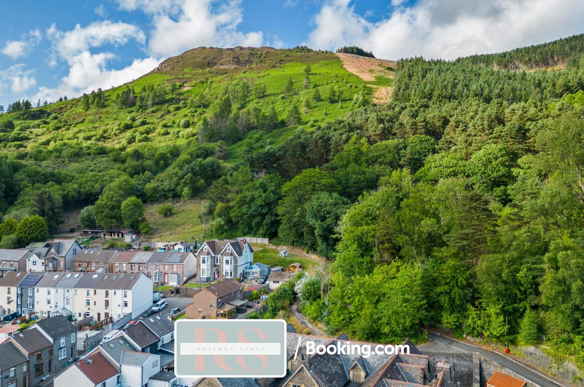 Contractors Accommodation South Wales By Rutland Stays Short Lets & Serviced Accommodation Pentre Treorky 외부 사진